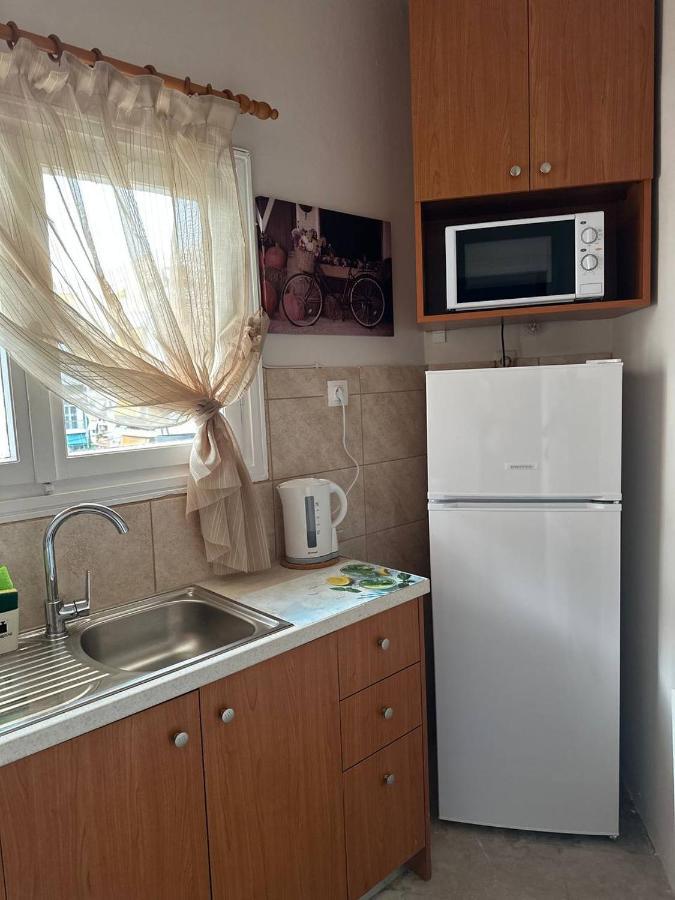 Apartment Alimos Near The Sea מראה חיצוני תמונה