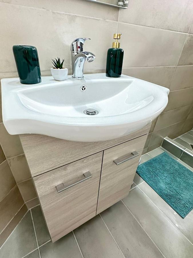 Apartment Alimos Near The Sea מראה חיצוני תמונה
